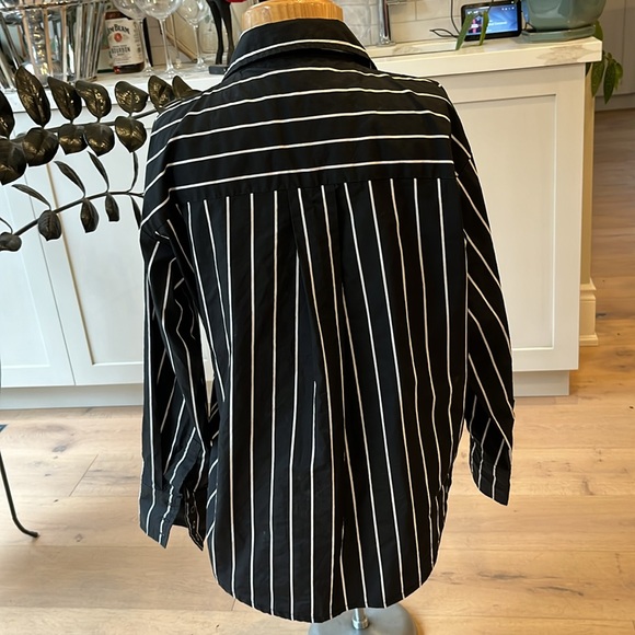 VGUC Brunette The Label oversize black button down long shirt with white stripe - Picture 7 of 10